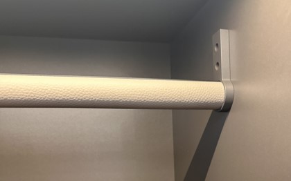 圆A74-28皮纹卡其灰衣通